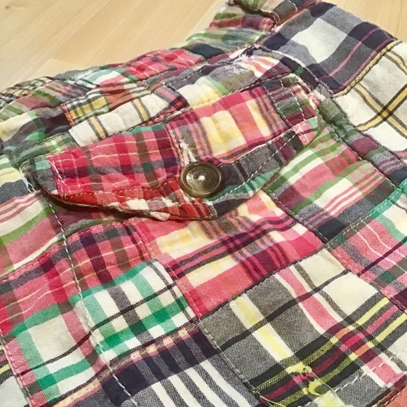 American Eagle Quilted Plaid Multicolor Short Shorts - Picture 6 of 6